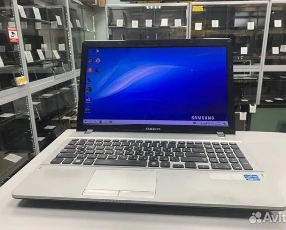 Ноутбук Samsung NP300E5E-S05RU Core i3/ SSD