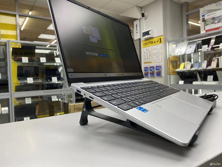 Ноутбук Pentium Gold 6500Y 3.4Ghz/ SSD 2Tb
