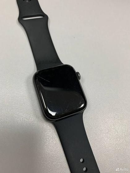 Apple Watch SE GPS Aluminum 44mm