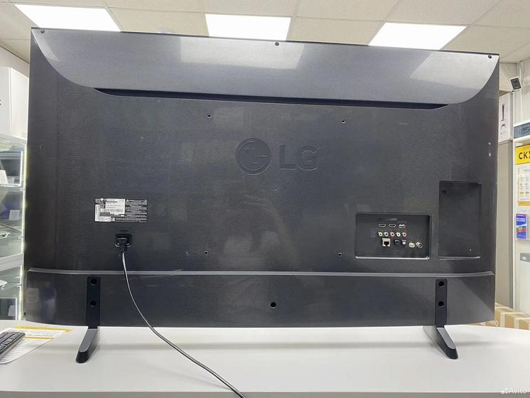 Телевизор LG 49UH610V