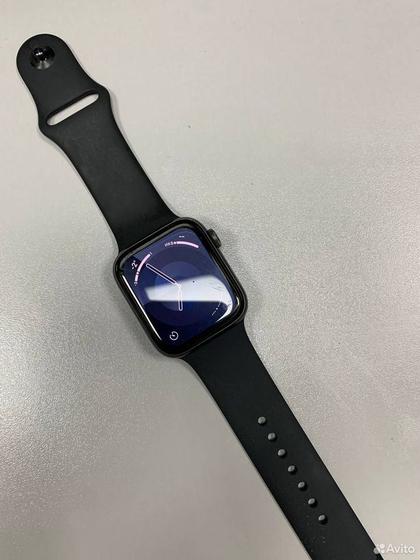 Apple Watch SE GPS Aluminum 44mm