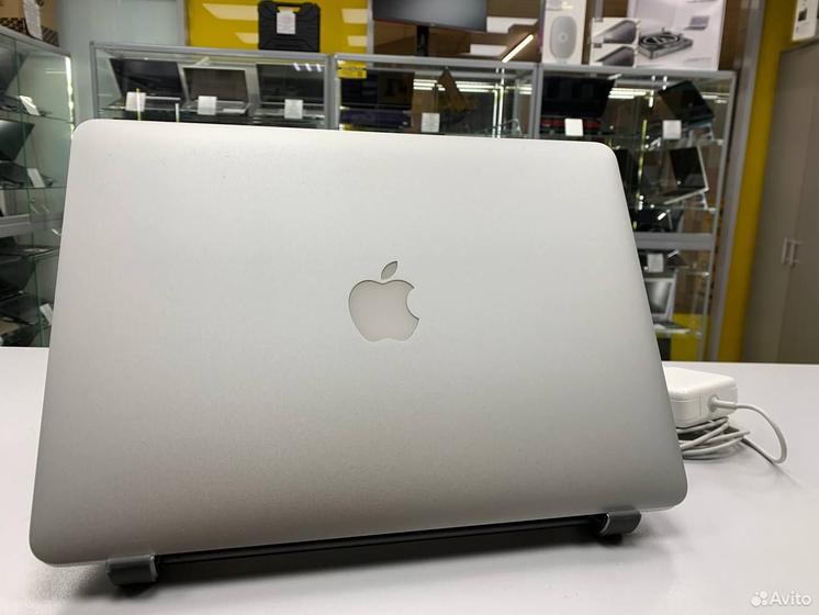 Apple MacBook Air 13 2017г. Core i5/ Ram 8Gb