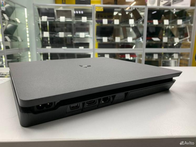 Sony PlayStation 4 Slim CUH-2208B 1Tb