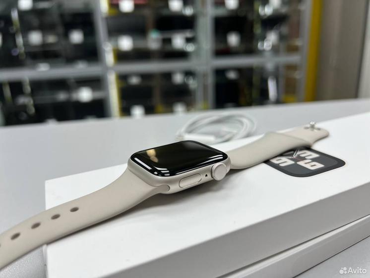 Apple Watch SE 40 мм (Gen 2)
