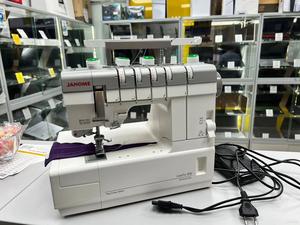 Распошивальная машина Janome Cover Pro 3000